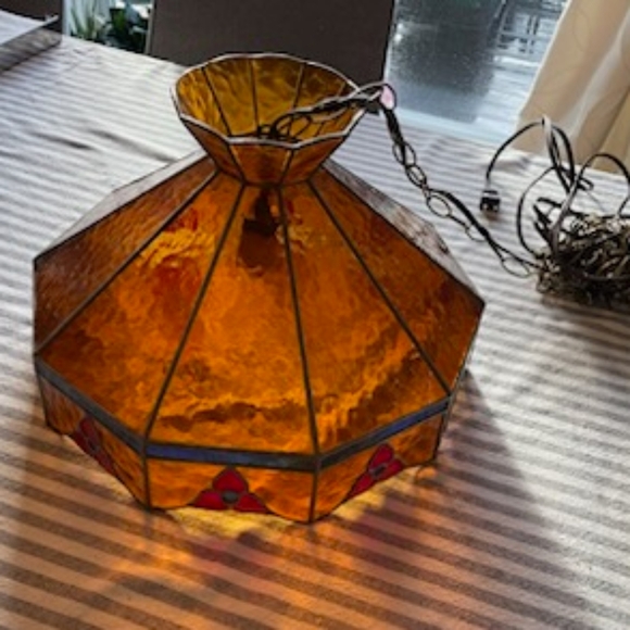 Antique Handcrafted Tiffany hanging pendant light - Picture 2 of 6